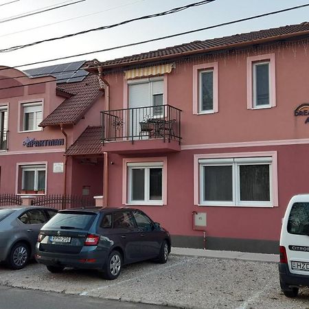 Alom Apartman Hajdúszoboszló Exterior foto
