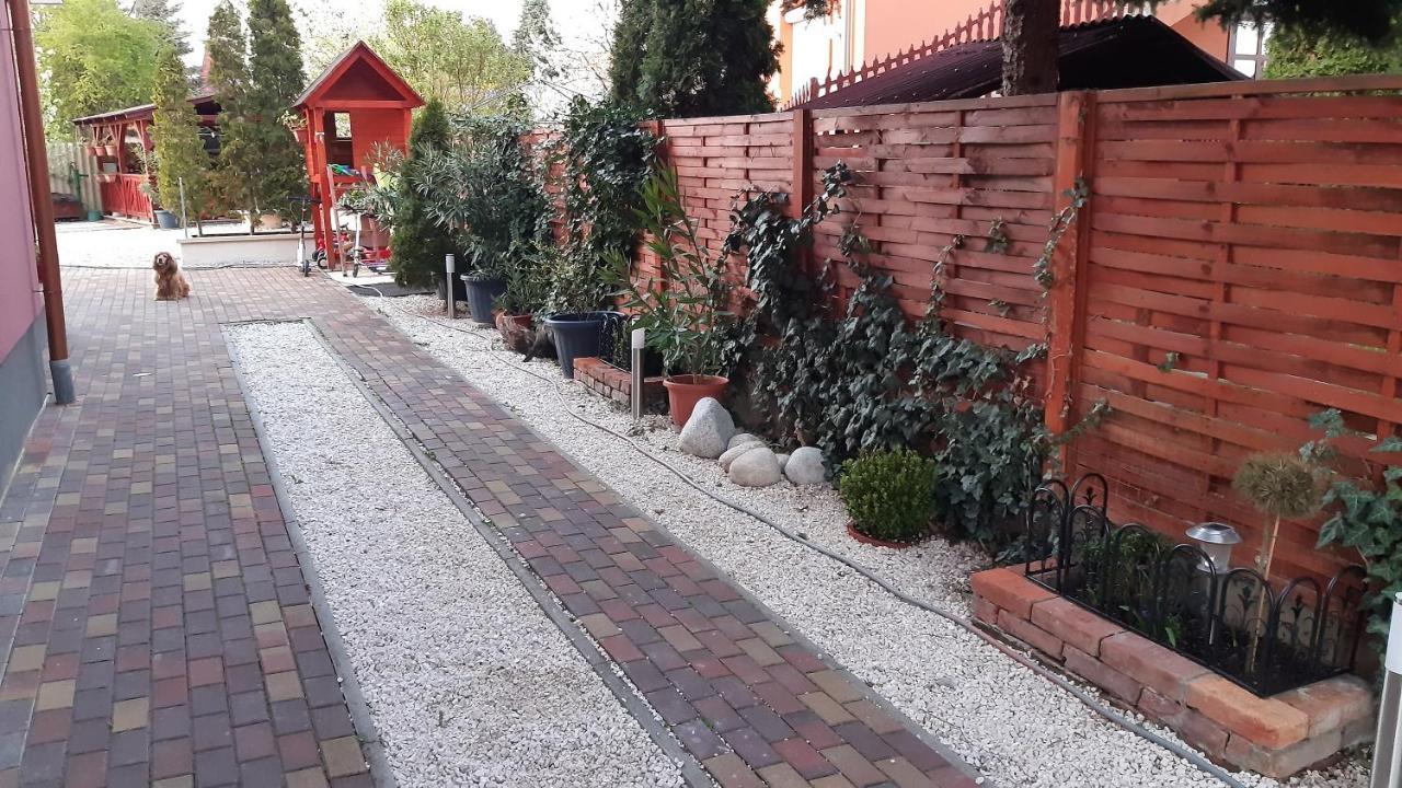 Alom Apartman Hajdúszoboszló Exterior foto